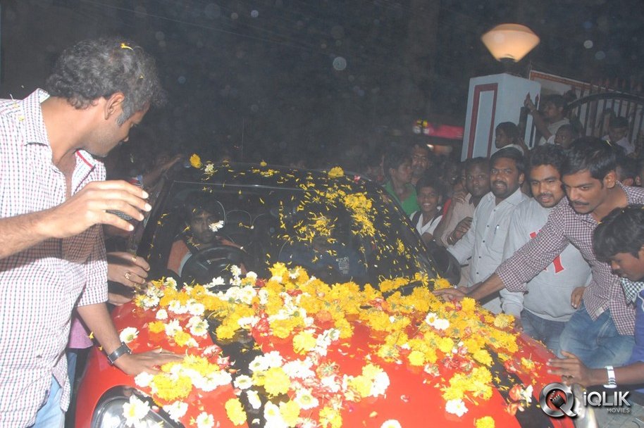 Pandavulu-Pandavulu-Tummeda-Team-Visits-Theatres-in-Hyderabad